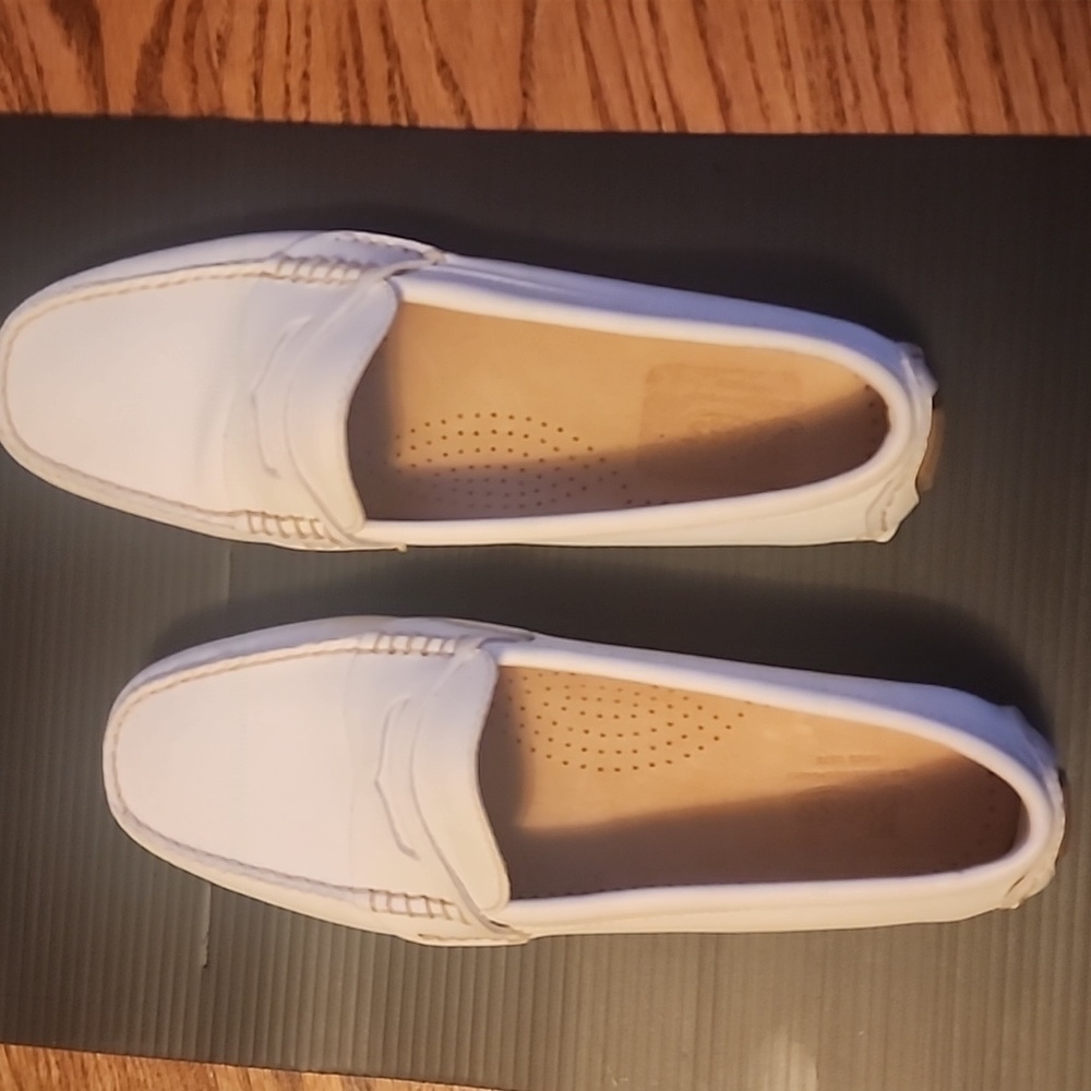 Shoes - Picture 2 of 5